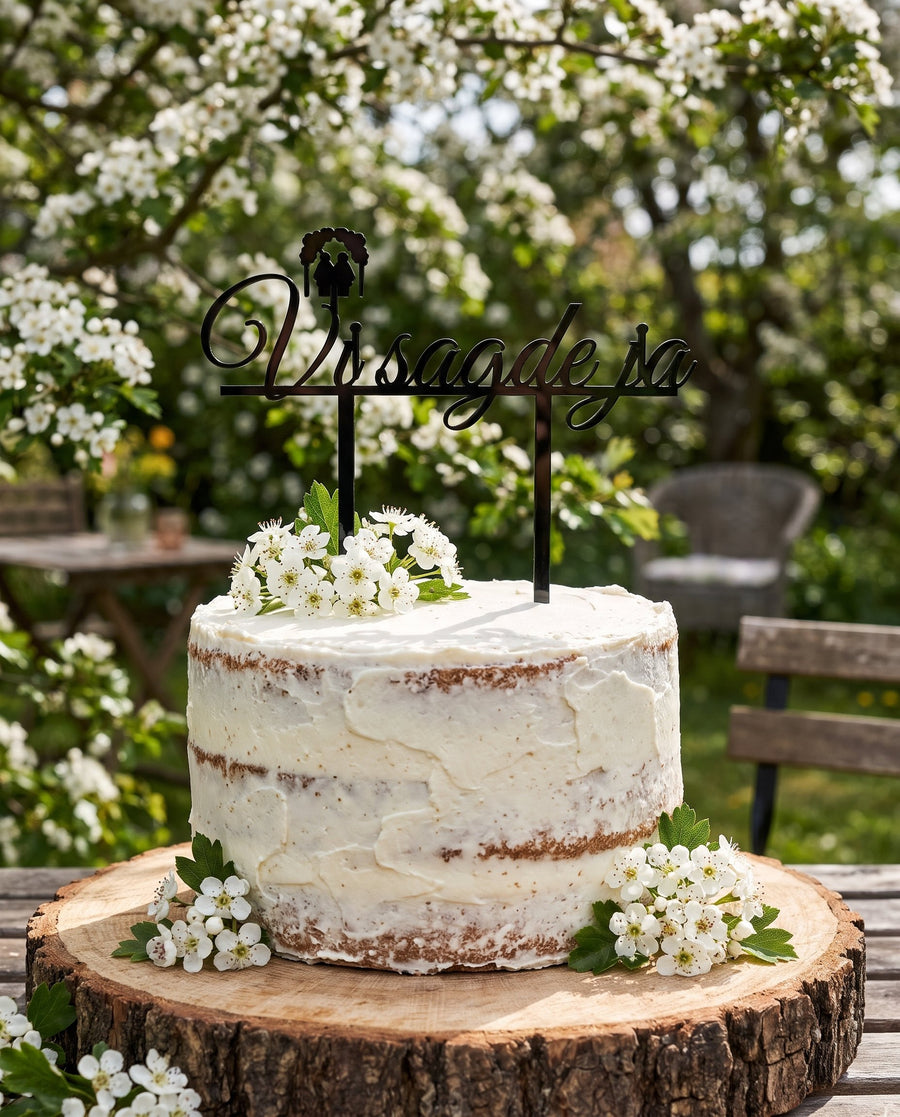 Hvidtjørn: cake topper i akryl med »Vi sagde ja« og brudepar – i brug
