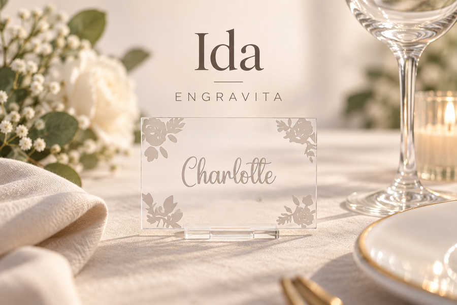 Ida – stilrene bordkort i akryl til bryllup – minimalistisk produktplakat